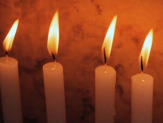 Four candles of hope and expectation